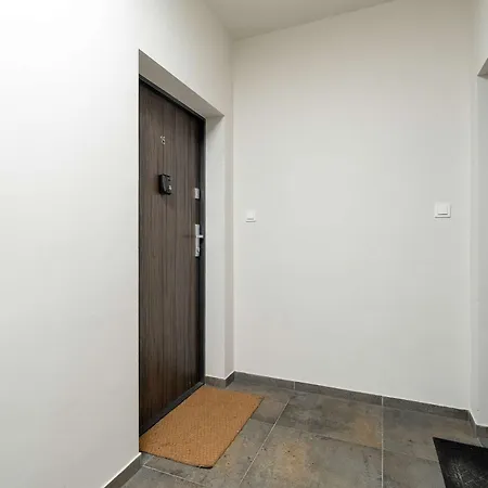 Διαμέρισμα Modern With Parking Near Malta By Renters *